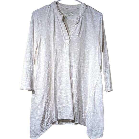 Chico's Sharkbite Hem White V-Neck 'The Ultimate Tee' Chico's Sz 1 (US M) - Picture 1 of 9